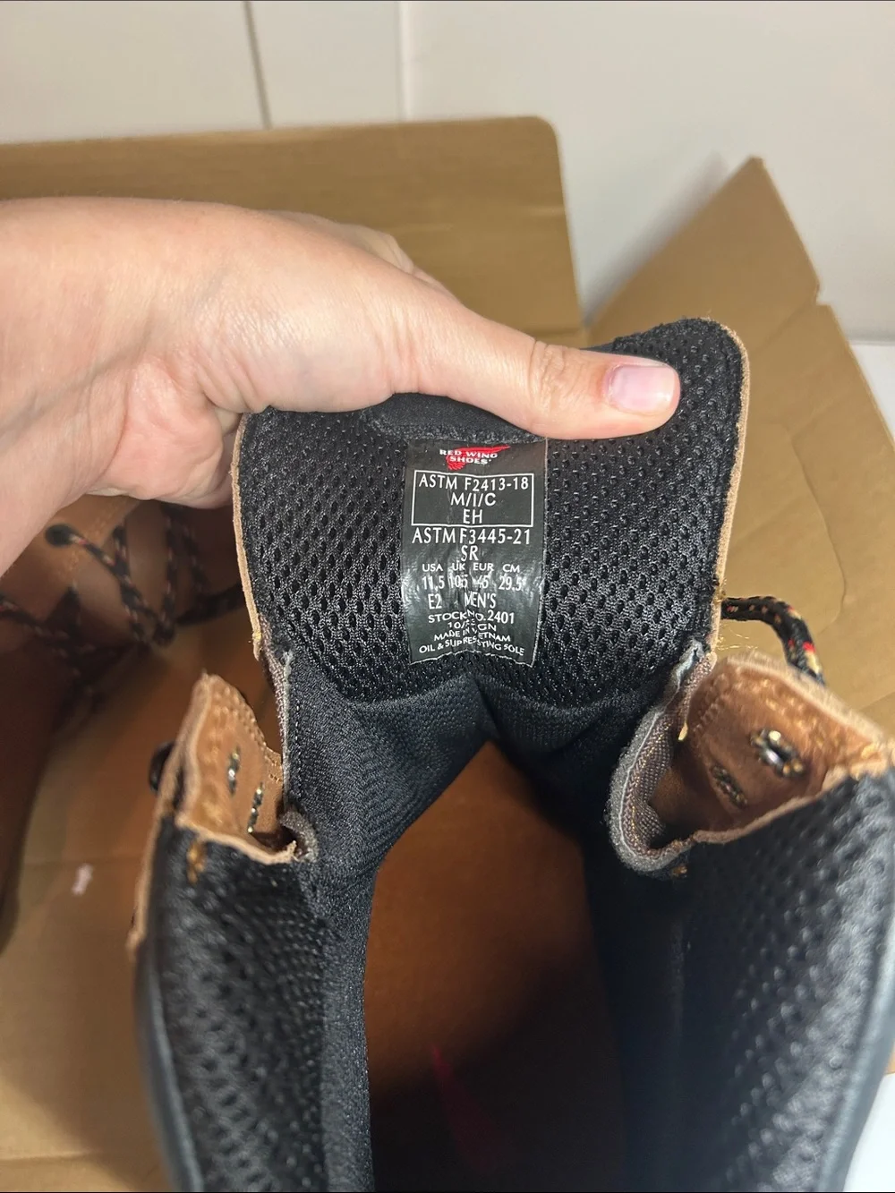 NIB Red Wing 2401 Waterproof Aluminum Toe Boots 11.5 E2 + Insoles Socks Oil